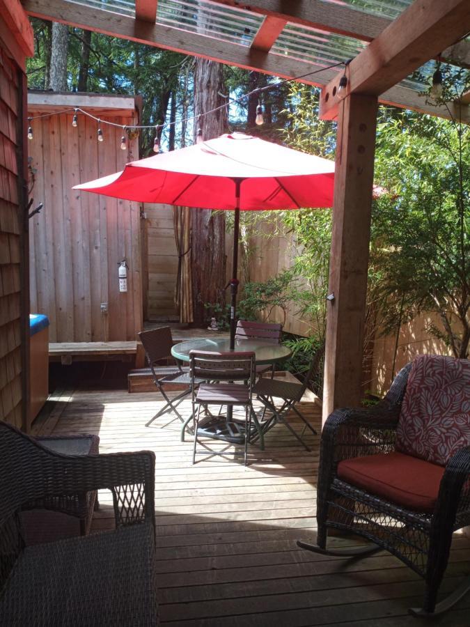 Forest Sweet Retreat Hot Tub & Wood Fired Sauna Ucluelet Exterior photo