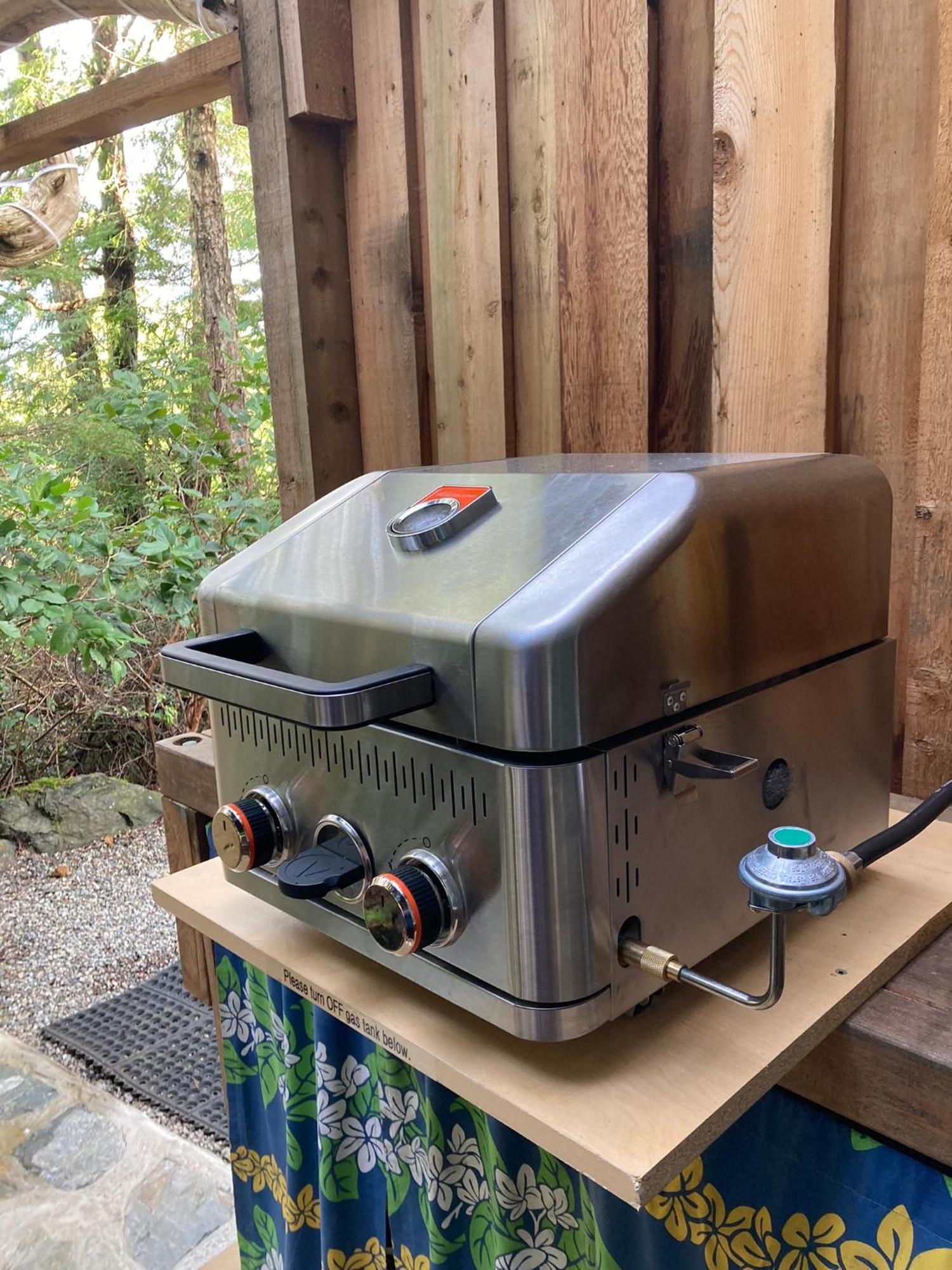 Forest Sweet Retreat Hot Tub & Wood Fired Sauna Ucluelet Exterior photo